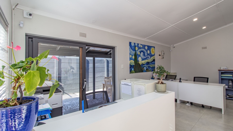 1 Bedroom Property for Sale in Sandbaai Western Cape